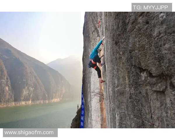 重庆攀岩队中路突破战术解析与实战应用研究